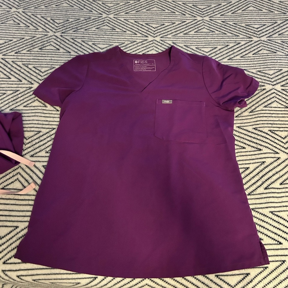 Figs Technical Collection Purple Scrub Pants and Top